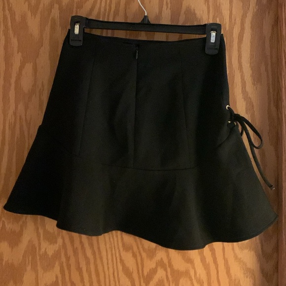 Express black mini skirt - Picture 3 of 4